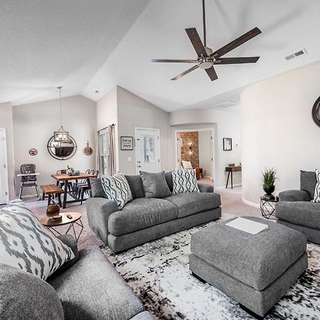 Cozy Industrial Kildaire Farms Home- Near Downtown Cary Bagian luar foto