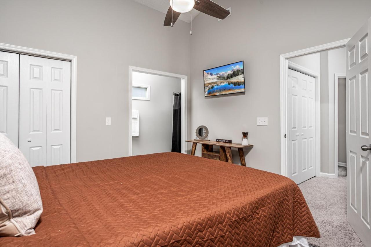 Cozy Industrial Kildaire Farms Home- Near Downtown Cary Bagian luar foto