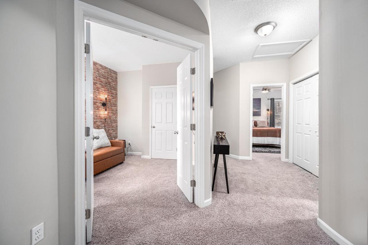 Cozy Industrial Kildaire Farms Home- Near Downtown Cary Bagian luar foto