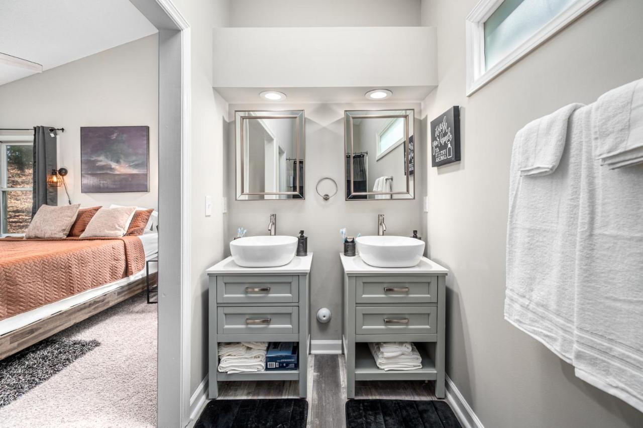 Cozy Industrial Kildaire Farms Home- Near Downtown Cary Bagian luar foto